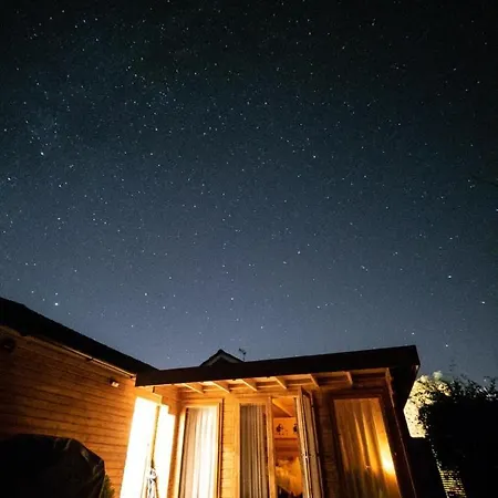 Moors Wood Relaxing ,Tranquil Retreat With Hot Tub Villa Chippenham  Exterior photo