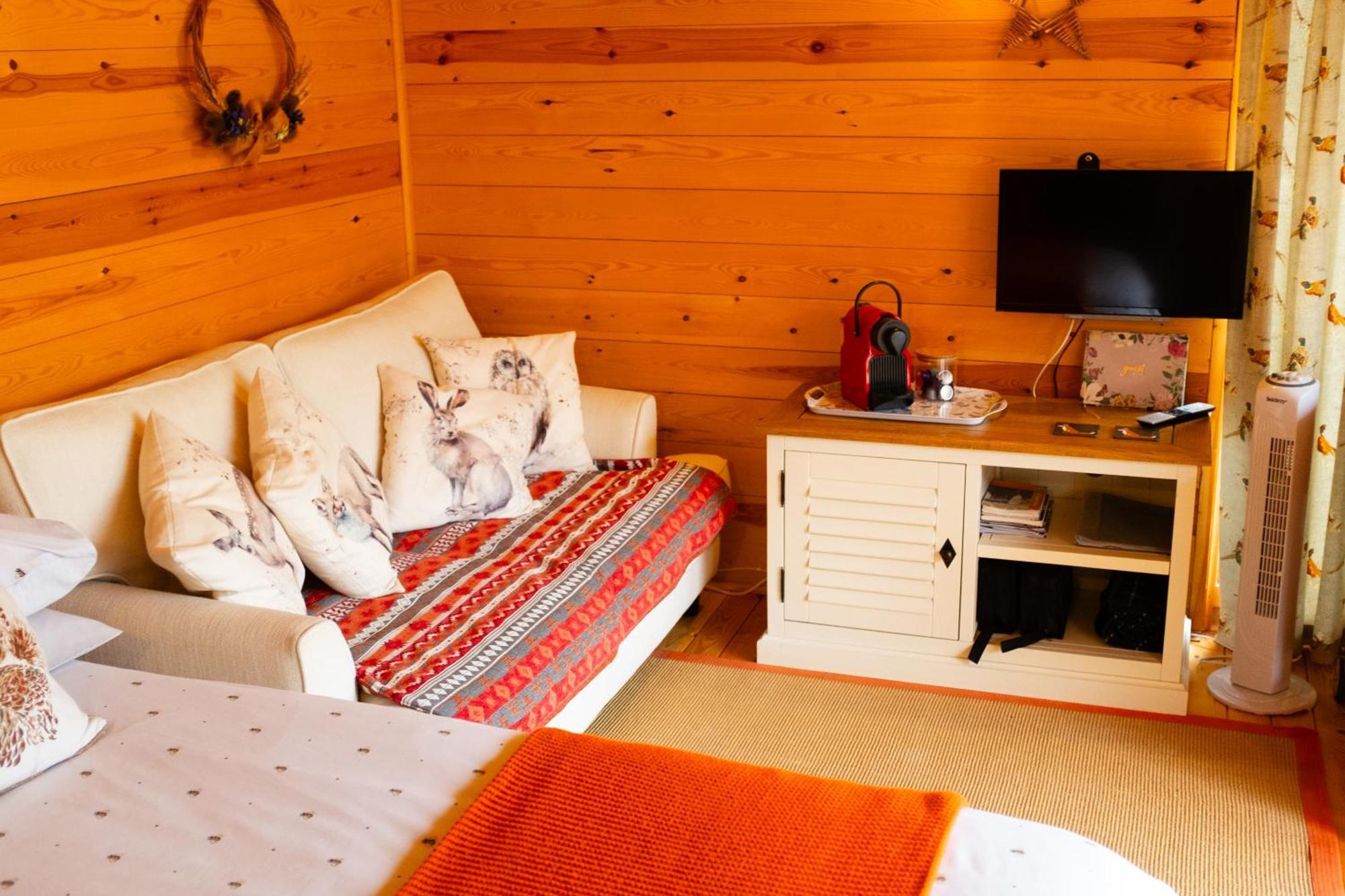 Moors Wood Relaxing ,tranquil Retreat With Hot Tub