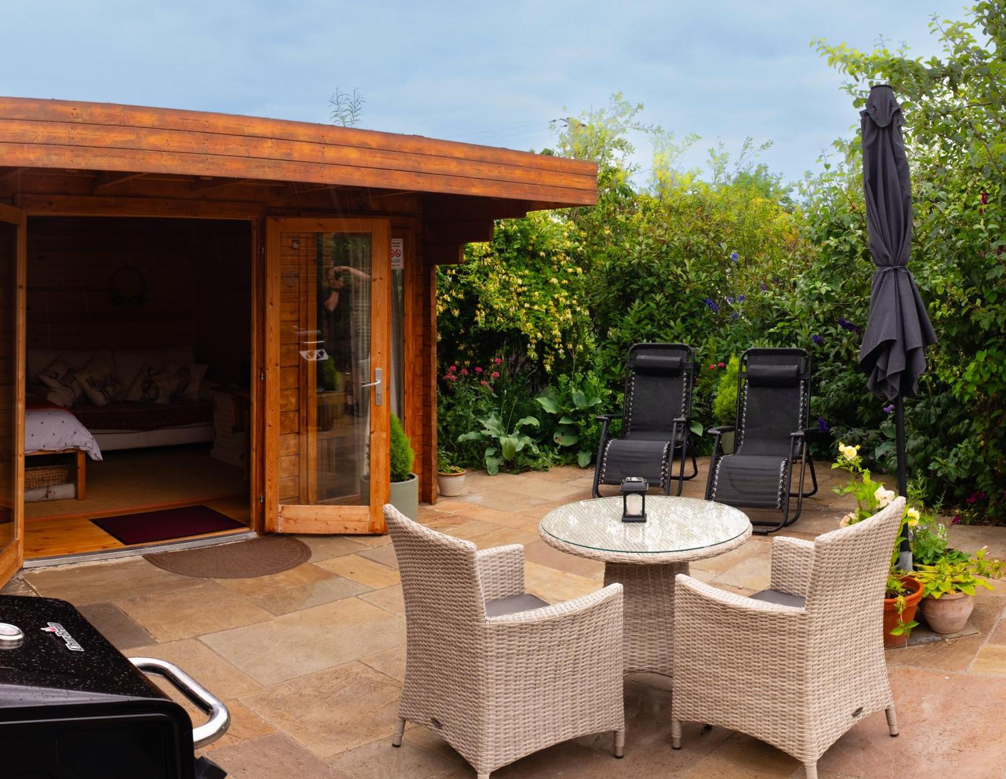 Chalet Moors Wood Relaxing ,tranquil Retreat With Hot Tub Chippenham (Wiltshire)